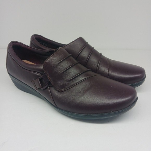 WOMENS CLARKS EVERLAY 8.5 M SLIP ON LOAFERS EGGPLANT COLOR EUC LN - Picture 1 of 9